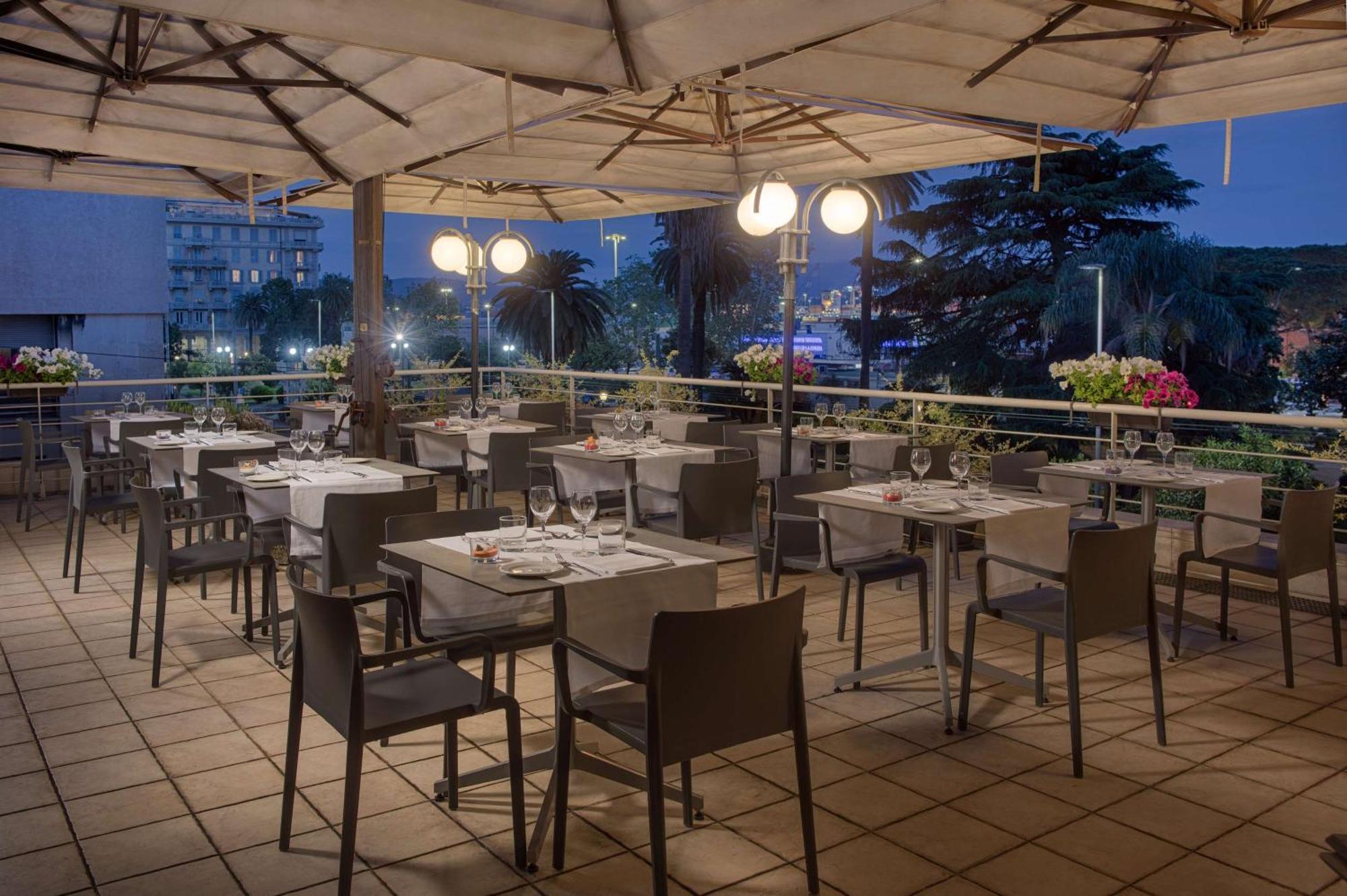 Nh La Spezia Hotel Ngoại thất bức ảnh