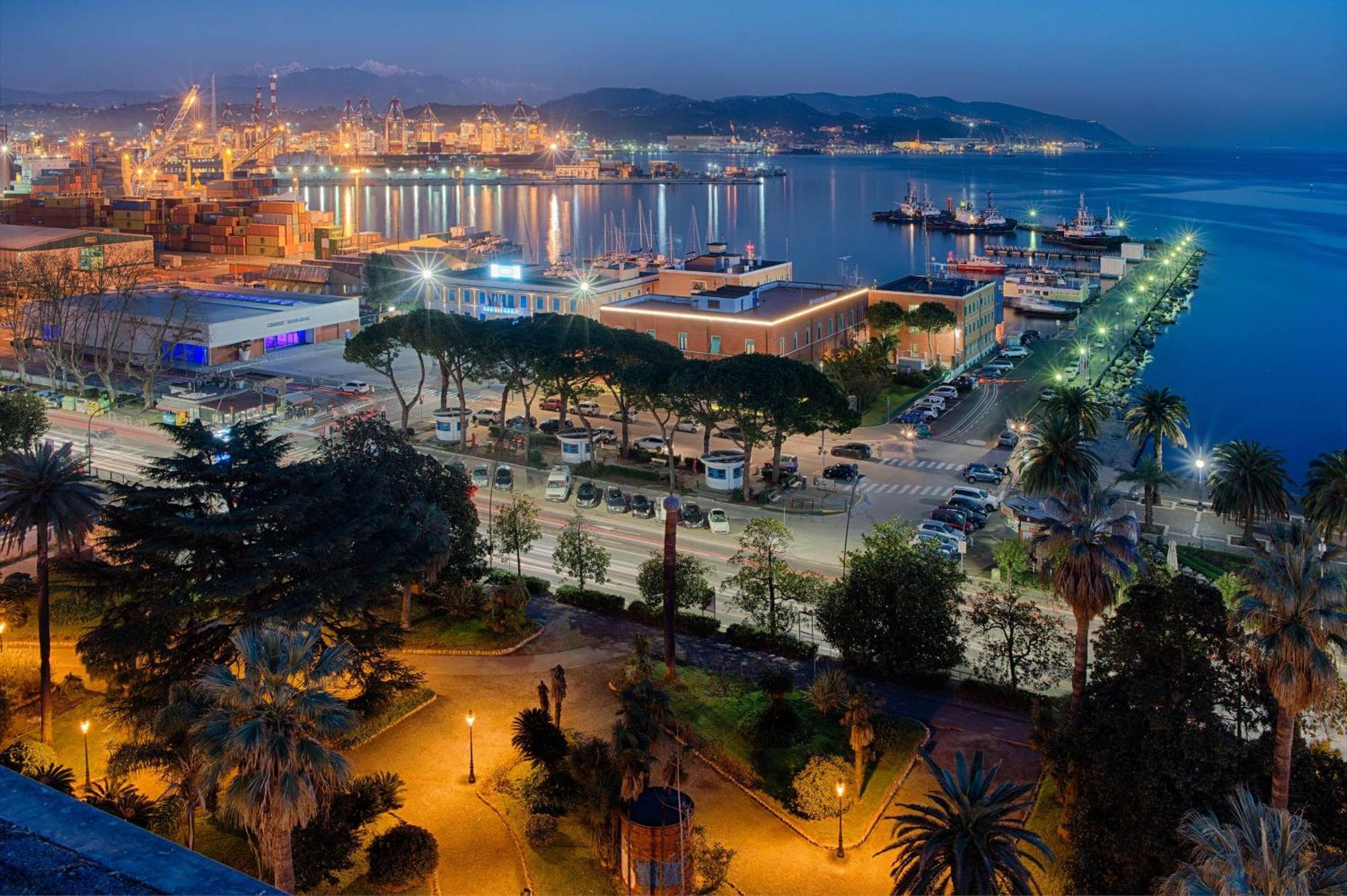 Nh La Spezia Hotel Ngoại thất bức ảnh