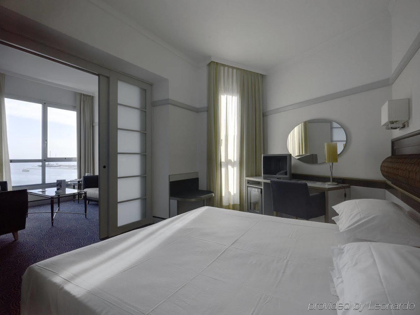 Nh La Spezia Hotel Phòng bức ảnh